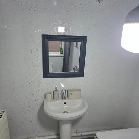 Hébergement de vacances Costa - 4 Bed House With Free On-street Parking - Ideal For Workers