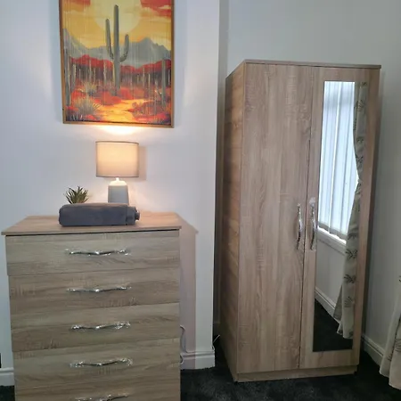 Costa - 4 Bed House With Free On-street Parking - Ideal For Workers Middlesbrough