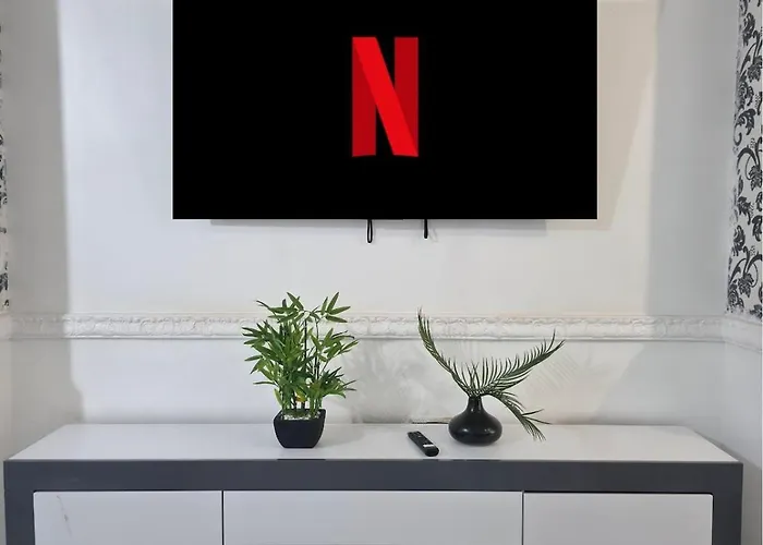 Hébergement de vacances Costa - 4 Bed House With Free On-street Parking - Ideal For Workers Middlesbrough