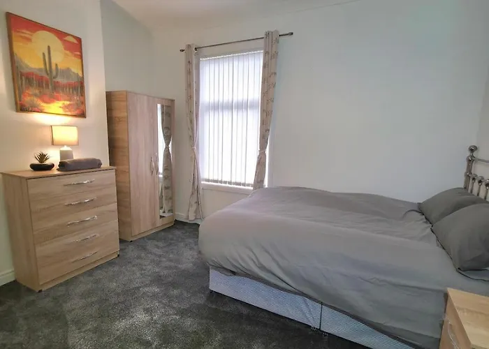 Costa - 4 Bed House With Free On-street Parking - Ideal For Workers * Middlesbrough