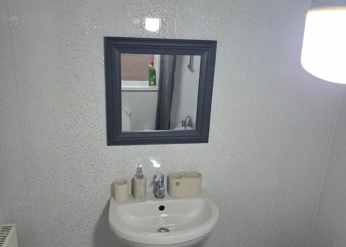 Hébergement de vacances Costa - 4 Bed House With Free On-street Parking - Ideal For Workers