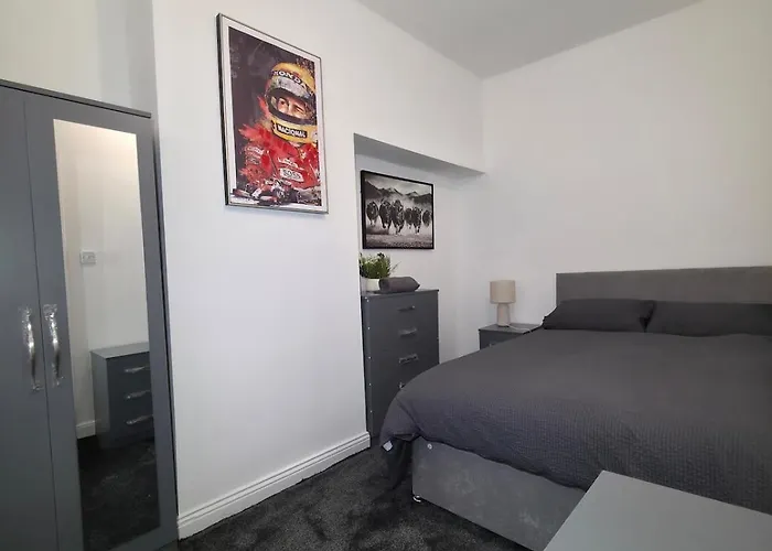 Costa - 4 Bed House With Free On-street Parking - Ideal For Workers Hébergement de vacances Middlesbrough