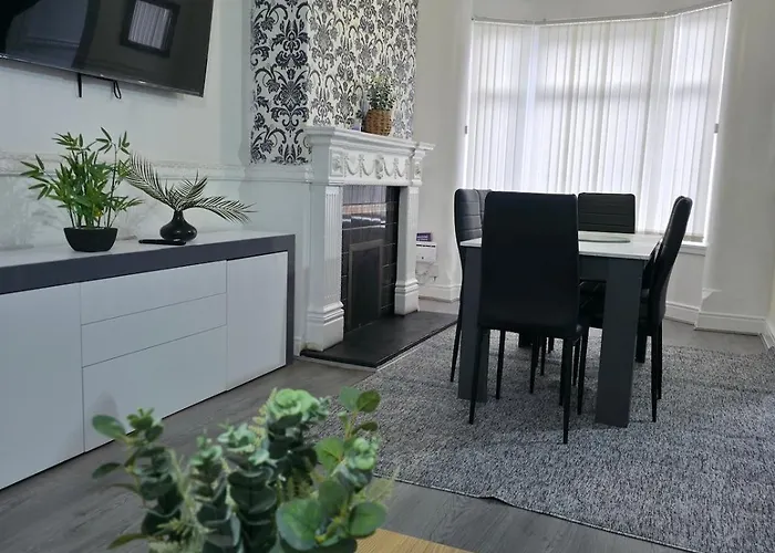 Costa - 4 Bed House With Free On-street Parking - Ideal For Workers Middlesbrough