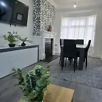 Costa - 3 Bed House With Free On-street Parking - Ideal For Workers Middlesbrough