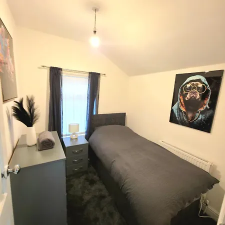 Prázdninový dům Costa - 3 Bed House With Free On-street Parking - Ideal For Workers Middlesbrough